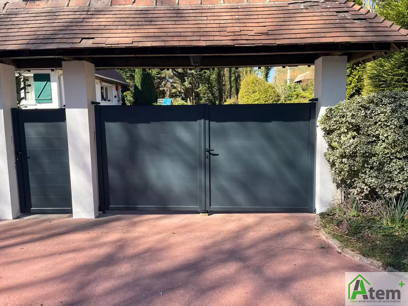 Nos réalisations - Installation sur mesure d’un portail, portillon et d’une véranda à l’esthétique con Nos réalisations - Installation sur mesure d’un portail, portillon et d’une véranda à l’esthétique con