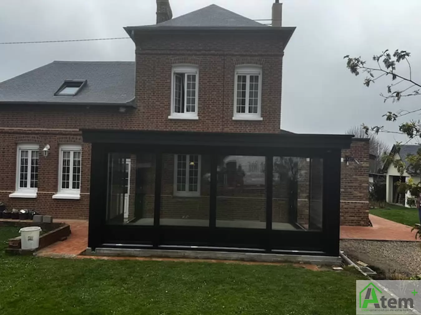 Nos réalisations - Installation sur mesure d’un portail, portillon et d’une véranda à l’esthétique con Nos réalisations - Installation sur mesure d’un portail, portillon et d’une véranda à l’esthétique con