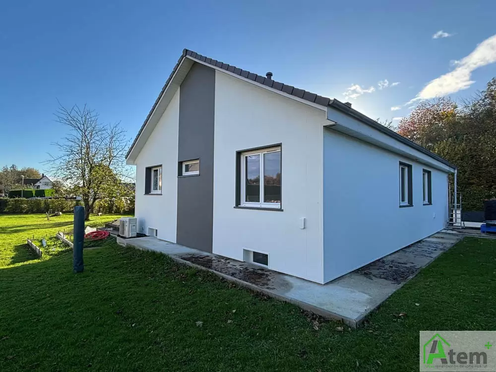 Façade latérale rénovée après ITE à Gaillon Façade latérale rénovée après ITE à Gaillon