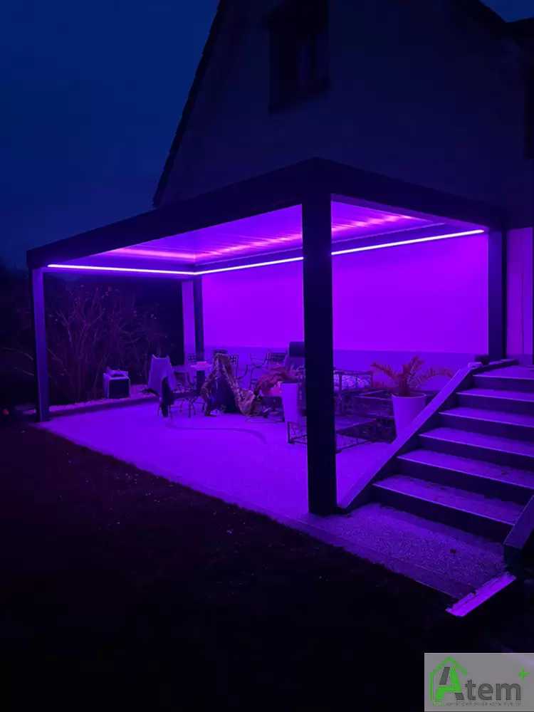 Pergolas avec éclairage LED Violet