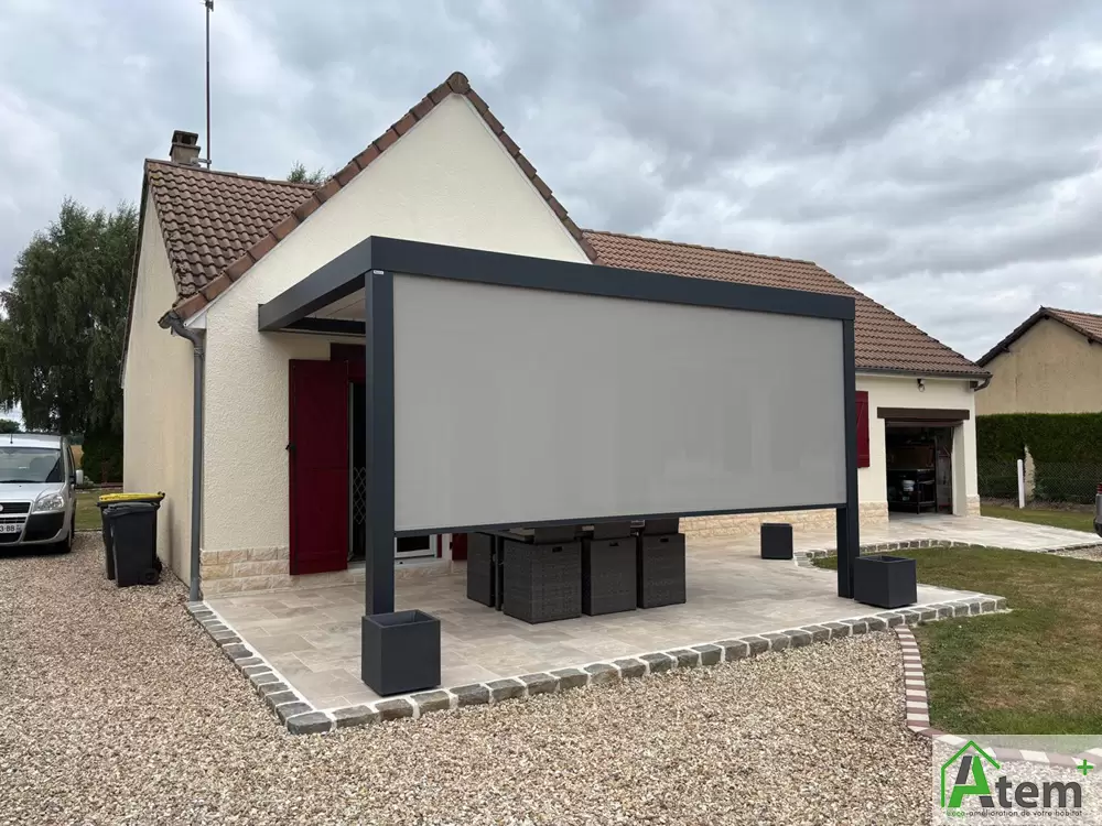 Installation d’une pergola bioclimatique en aluminium