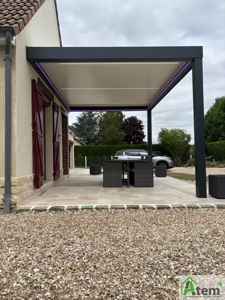 Installation d’une pergola bioclimatique en aluminium