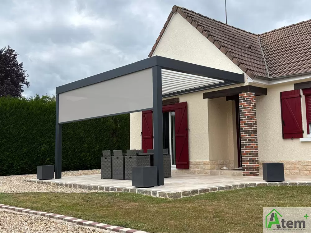 Installation d’une pergola bioclimatique en aluminium