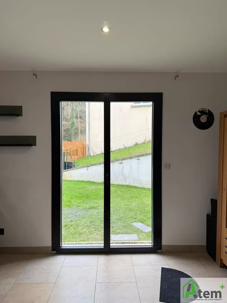 Remplacement complet des fenêtres et modernisation extérieure
